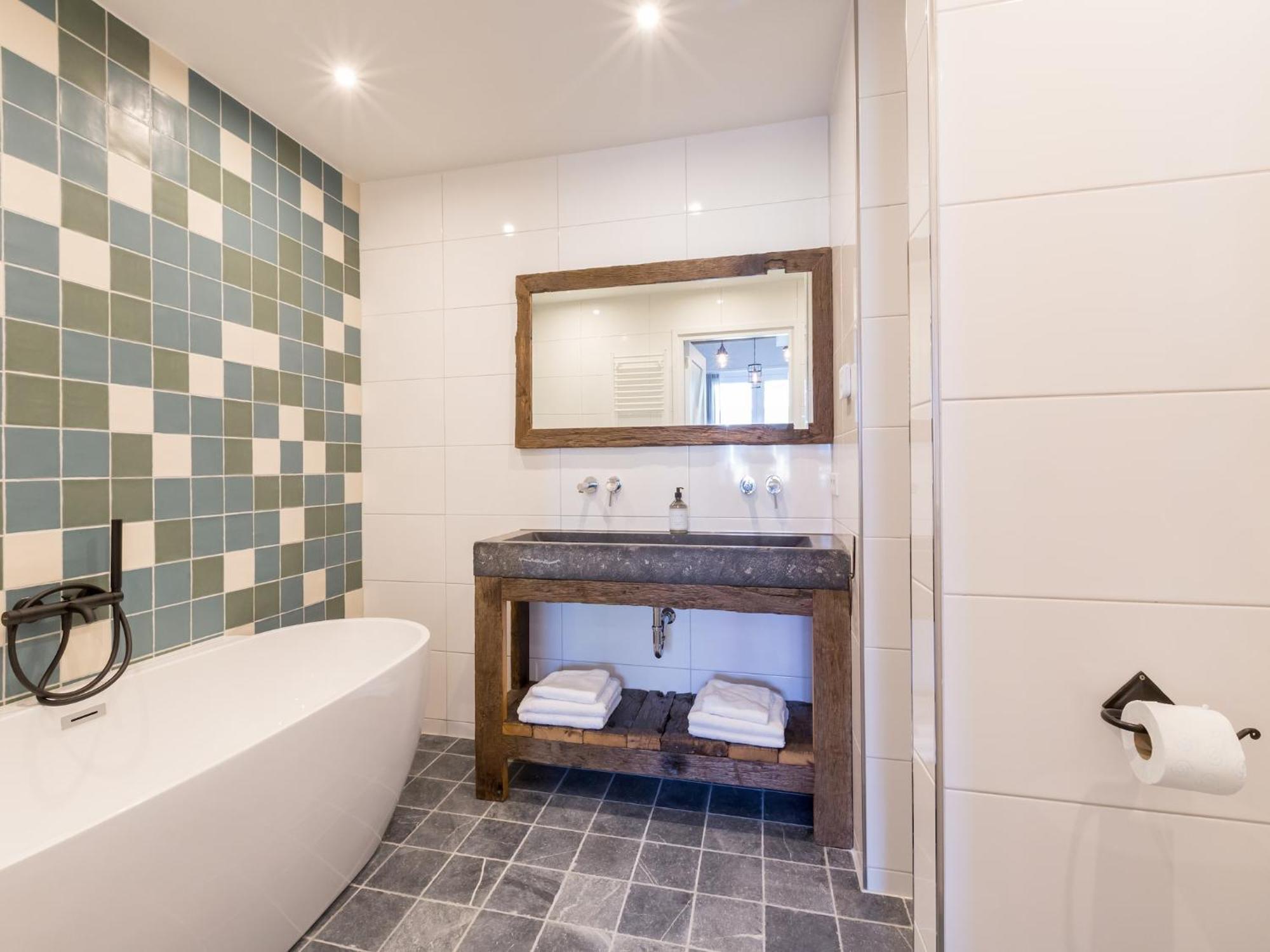 Hébergement de vacances Family House With An Ideal Location Private Terrace Garden And Sauna Vrouwenpolder